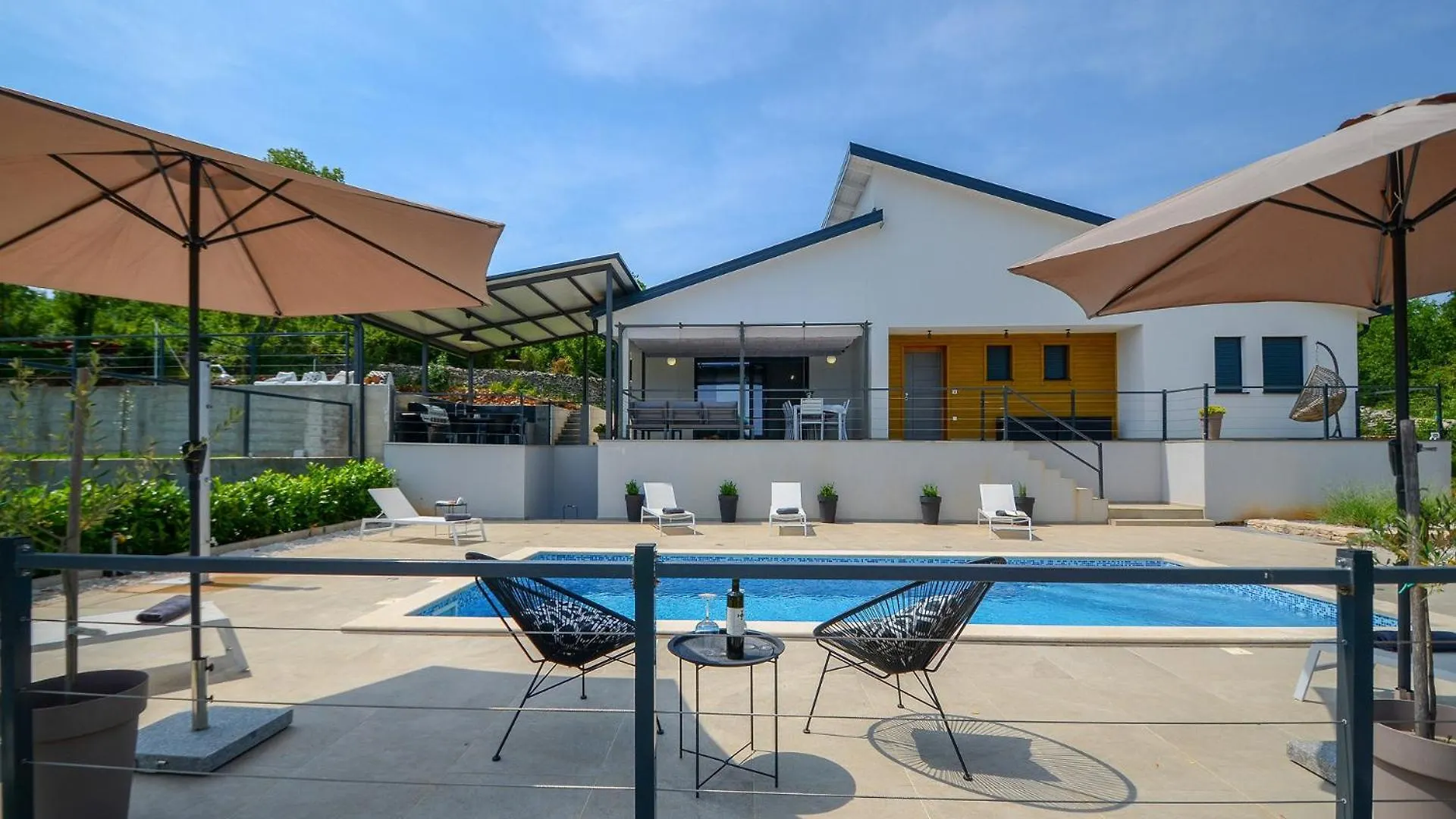 Villa Bellavu For 8 People With Playground & Sea View In Rakalj